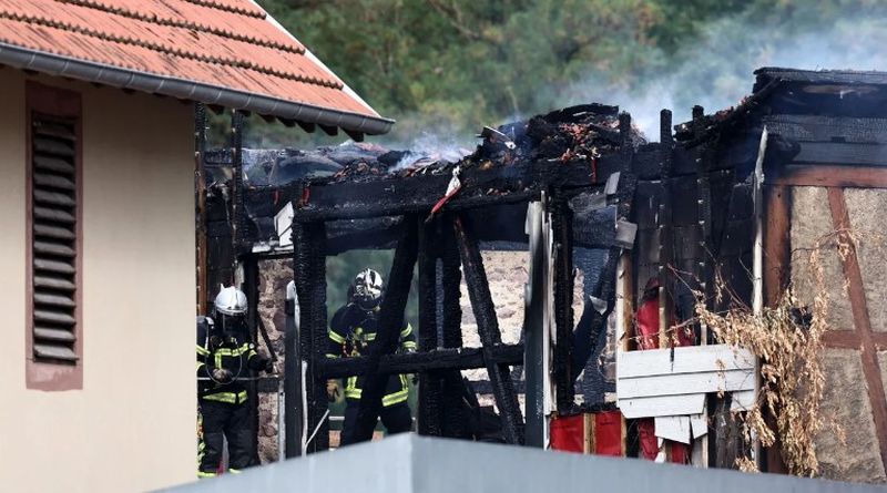 Una dintre cele 11 persoane dispărute a fost declarată a fi o persoană care însoțea grupul de vacanță. 