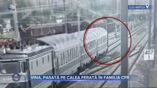 VIDEO- Vina, pasată pe calea ferată &icirc;n familia CFR. Motivul scandalului, o ușă a unui tren care ar fi căzut sau ar fi fost smulsă de un utilaj aflat pe șine. Membrii din familia CFR se află &icirc;ntr-o continuă ceartă