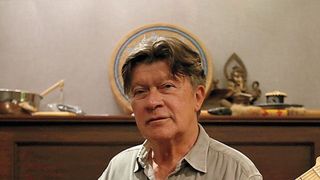Robbie Robertson a &icirc;ncetat din viață. Chitaristul a decedat la v&acirc;rsta de 80 de ani, &icirc;n urma unei lungi suferințe