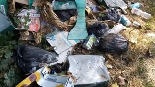 Lovitură dură pentru o familie de români din Italia! Au fost taxați dur pentru deșeurile abandonate neregulamentar