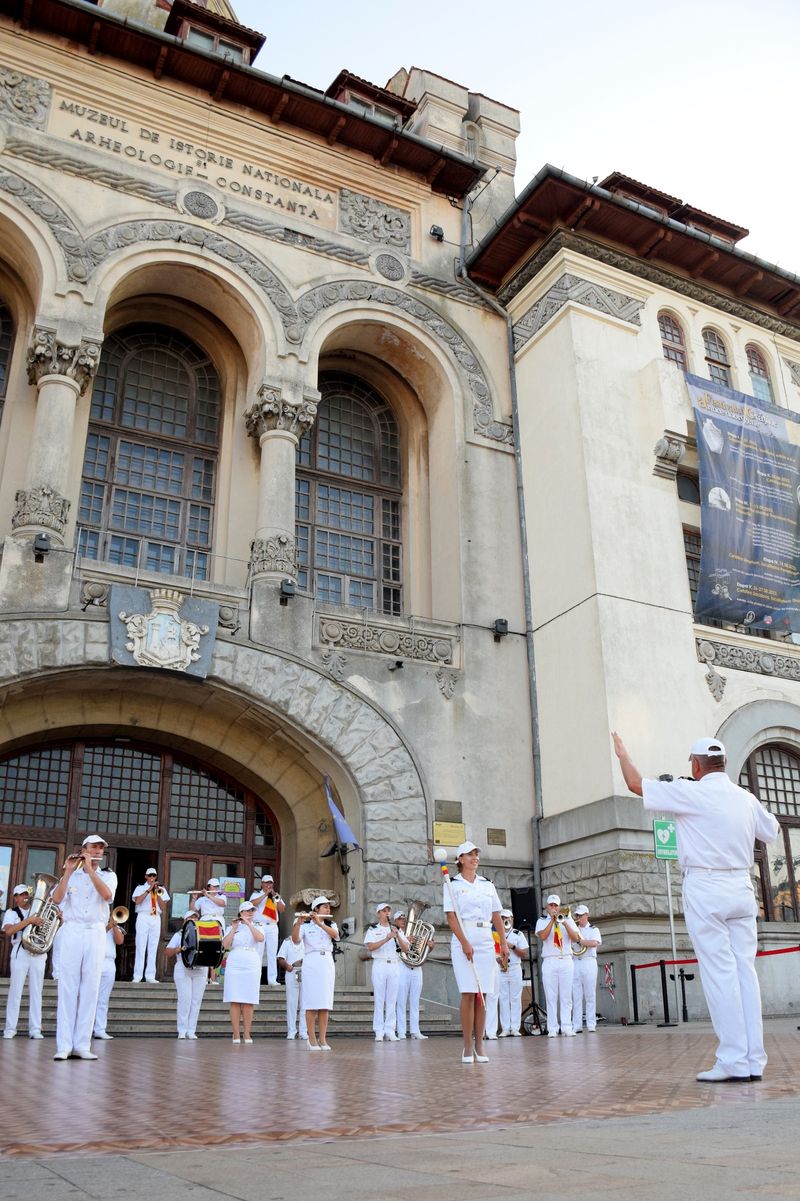 Spectacole pregătite de autorități în mai multe orașe din țară