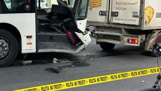 Accident grav pe Calea Dorobanţi din Bucureşti. Un autobuz STB este implicat &icirc;n coliziune. 4 persoane au ajuns la spital