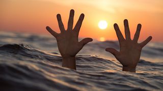 Marian s-a stins din viață  &icirc;n apele din Italia. T&acirc;nărul rom&acirc;n avea 17 ani