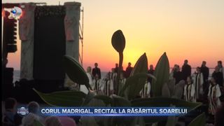Concert spectaculos la răsăritul soarelui. Corul Madrigal și actorul Marius Manole au suținut un recital pe malul mării, sub privirile a 600 de persoane
