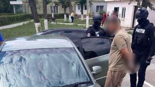 Un rom&acirc;n căutat internațional a fost prins &icirc;n Bacău. T&acirc;nărul căutat de francezi se ascundea &icirc;ntr-o locuință din Onești