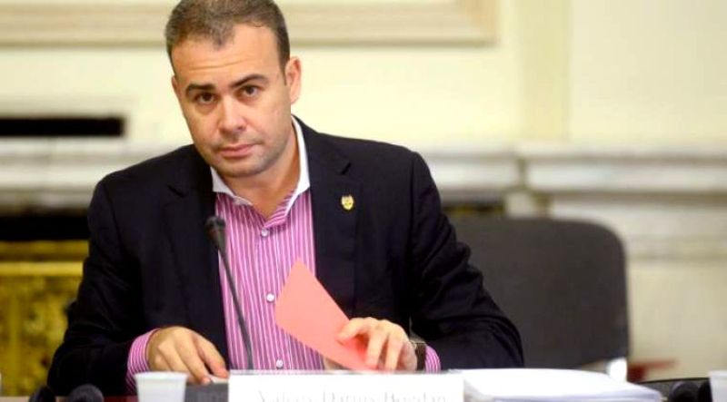 Darius Vâlcov a ajuns în România. Fostul ministru a fost extrădat din Italia. De pe Otopeni a fost transportat direct la Penitenciarul Rahova