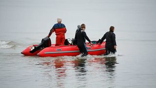 Povestea incredibilă a unui preot român care a fost readus miraculos la viață. Bărbatul se înecase într-un râu. Voia să traverseze apa înot