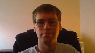 Drew Sollenberger, un bărbat asexuat în vârstă de 38 de ani