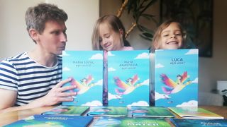 Ioan Șerbu alături de cele două fiice.