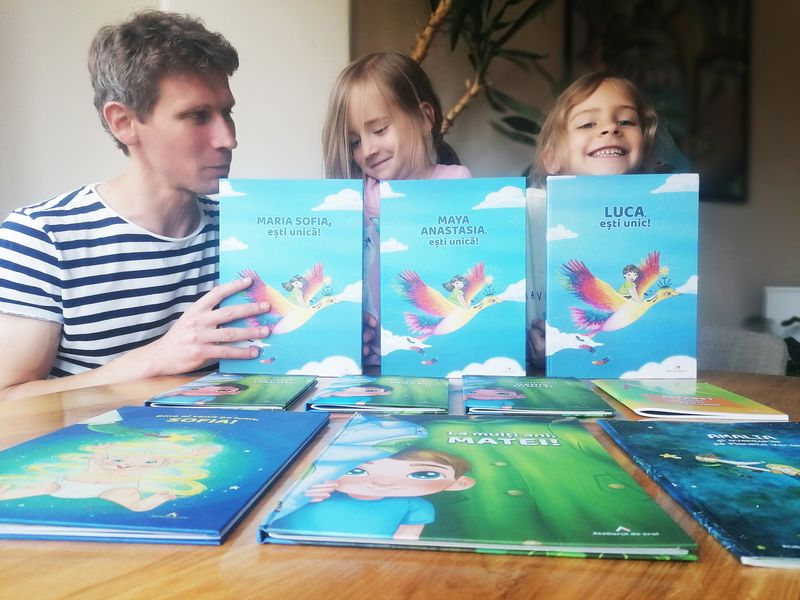 Ioan Șerbu alături de cele două fiice.