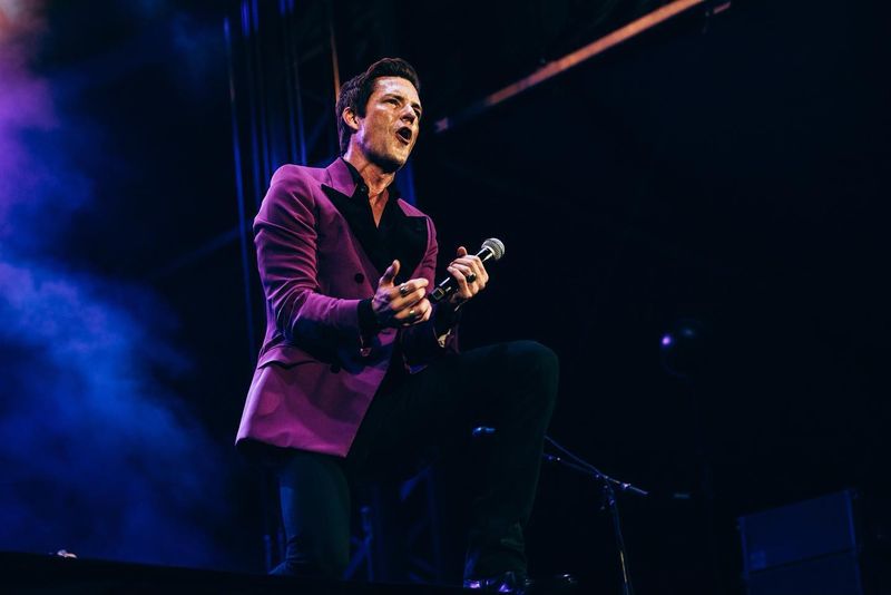 Brandon Flowers, solistul The Killers, concert la Marea Neagră