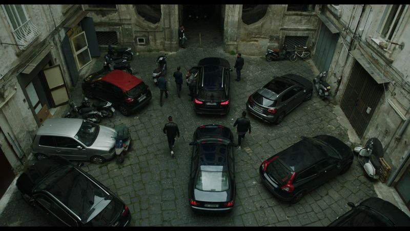 Gennaro <schimbă foaia>, în această seară, într-un nou episod din serialul “Gomora”, la Kanal D2