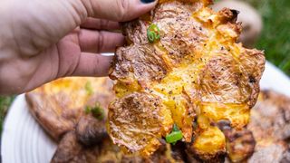 Ziua Cartofului. Rețetă de cartofi zdrobiți