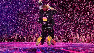 ”Vând bilete Coldplay”: Anunțul care te poate lăsa fără bani. Atenție la biletele revândute pe internet