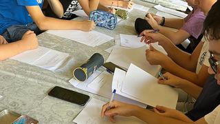 În această Tabără de Matematică de la Huși au fost selectați 60 elevi din 163 elevi înscriși din peste 20 de județe ale țării.