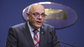 Raed Arafat vrea sancțiuni aspre pentru turiștii care ignoră steagul roșu și intră &icirc;n mare: &bdquo;E anormal ca &icirc;n fiecare an să pierdem oameni la mare pentru că nu respectă recomandările salvamarului&rdquo;