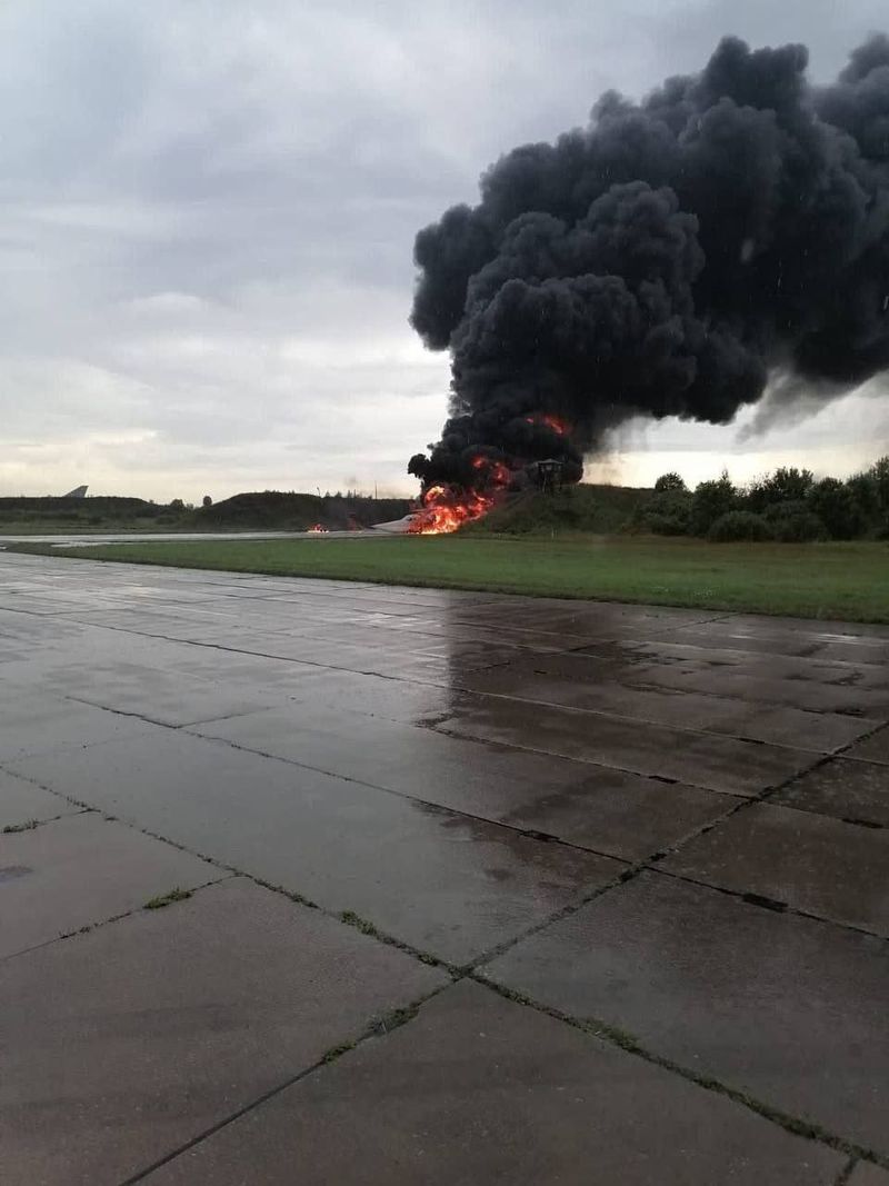 Primul bombardier nuclear strategic al Rusiei, distrus într-un atac cu drone ucrainene