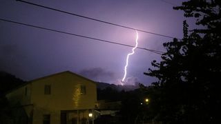 Se schimbă vremea &icirc;n Rom&acirc;nia! Cod galben de ploi torențiale, vijelii și grindină &icirc;n jumătate de țară