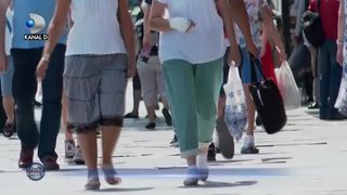 VIDEO- Fac facultăți doar să aibă diplomă. Studenții din România nu profesează în domeniul pe care îl aleg, se pare, doar pentru diplomă