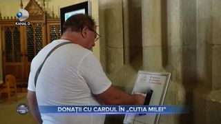 video- Donații cu cardul în „Cutia Milei”. Noua modalitate de a dona este foarte apreciată de enoriași