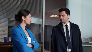 Actorii Kaan Urgancıoğlu și Pinar Deniz se &icirc;ntorc pe micul ecran &icirc;n producția fenomen "Secrete de familie"