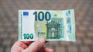 Ce se va &icirc;nt&acirc;mpla cu euro &icirc;n 2024?
