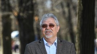 VIDEO- Primarul din Caracal, tatăl celui care deținea stația GPL de la Crevedia, a demisionat din toate funcțiile politice. Stația GPL, este, potrivit primarului din Crevedia, "mai degrabă un depozit GPL"