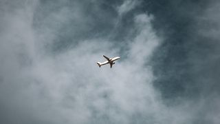 &Icirc;nt&acirc;rzieri și anulări ale zborurilor, pe aeroporturile din Marea Britanie