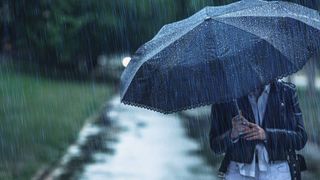 Avertizare meteo ANM de ploi și vijelii. Cod portocaliu &icirc;n mai multe județe din țară