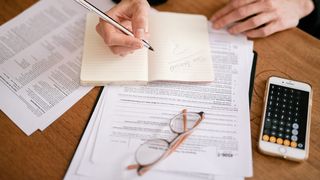 Obținerea de taxe &icirc;napoi după ce ați lucrat &icirc;n străinătate - ce ar trebui să știți despre proces?