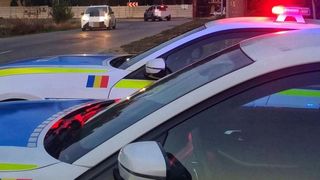 Prins drogat și fără permis la volan, a primit persiunea polițiștilor de a continua să șofeze, prin județ