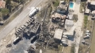 Peste o sută de jandarmi, trimiși pe câmpurile din Crevedia, pentru căutarea probelor în urma exploziei stației GPL