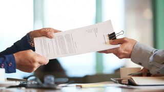 Vechimea &icirc;n muncă poate fi cumpărată de cetățeni rom&acirc;ni, nepensionați la data achiziționării.