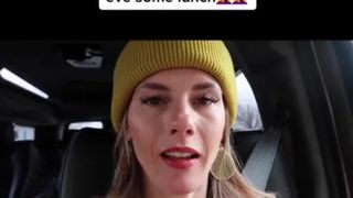 O fost influenceriță, ajunsă celebră pentru clipurile cu familia sa, a ajuns &icirc;n spatele gratiilor. Femeia a fost arestată pentru abuz asupra copiilor