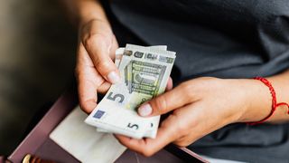 Curs valutar BNR azi, 1 septembrie 2023. La ce nivel începe euro luna? Informația momentului - UPDATE