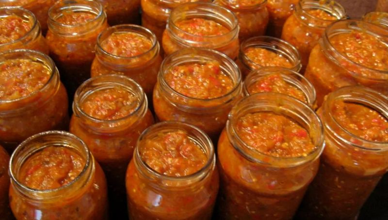 Zacusca, alimentul-vedetă al toamnei