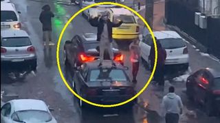 Un interlop periculos &icirc;i amenință pe polițiști.