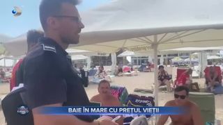 VIDEO-Baie în mare cu prețul vieții. Turiștii s-au aventurat în apa mării, în ciuda steagului roșu și indicațiilor salvamarilor