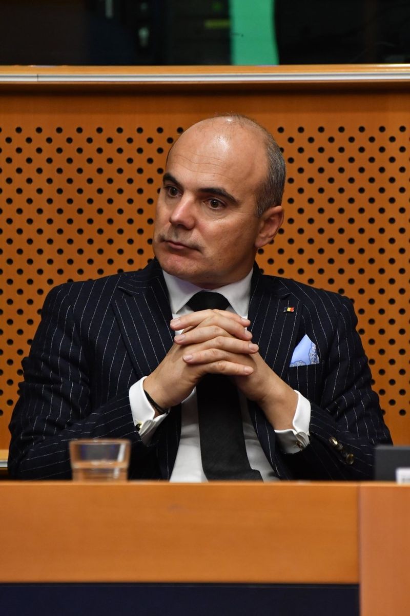 "PNL nu părăseşte guvernarea, nu părăseşte corabia atunci când e greu"