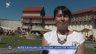 VIDEO - Ruta cavalerilor Teutoni, atracție turistică la Cetatea Medievală din Feldioara. Sute de turiști au admirat personajele istorice