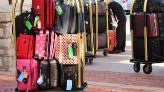 Veneția a fost prima destinație suficient de &icirc;ndrăzneață care a luat &icirc;n considerare interzicerea valizelor cu rotile.