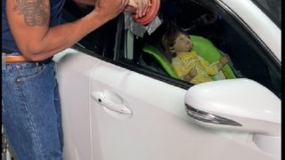 Ai nevoie doar de un desfundător și de bandă adezivă