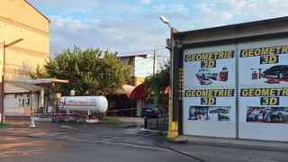 Sâmbătă seara, pompierii bucureșteni au declanșat o perdea de apă asupra unei butelii de GPL de la o stație de pe strada Energeticienilor din București