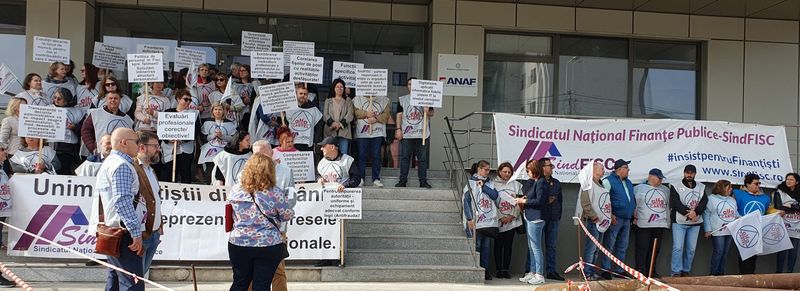 Angajaţii din Finanţe şi ANAF amenință cu greva generală. Când vor face sindicaliştii anunțul privind suspendarea activității