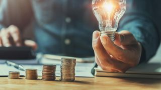 Carduri energie 2023. Ce sume primesc românii de la stat în septembrie 2023?