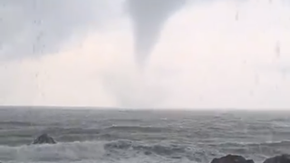 Un fenomen meteorologic deosebit a fost surprins în Marea Neagră