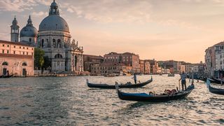 În luna iulie, experții UNESCO au recomandat ca Veneția și laguna sa să fie adăugate pe lista Patrimoniului Mondial în pericol.