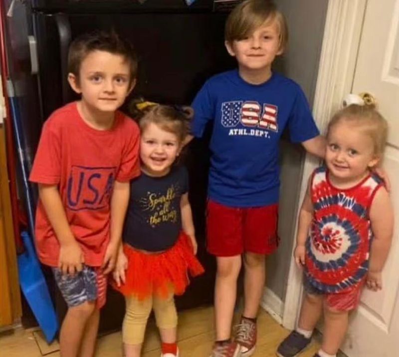 Doi frați s-au stins din viață la doar 4 ani, îmbrățișați. Micuții s-au sufocat în lada în care depozitau jucăriile. "Mami, i-am găsit! Dorm în cutia de jucării”