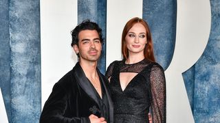 "Sophie simte că abia se trezește la ceea ce este cu adevărat viața și realitatea ei"