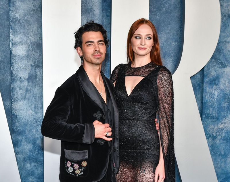 "Sophie simte că abia se trezește la ceea ce este cu adevărat viața și realitatea ei"